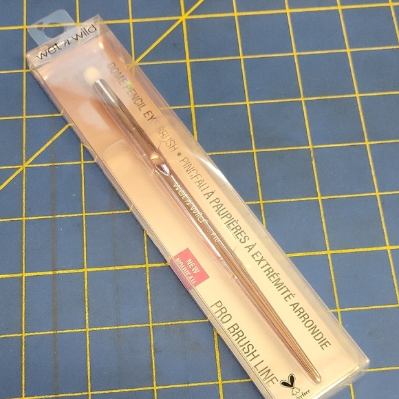 Wet n Wild Pro Brush Line Pencil Brush in Rose Gold P10 New In Package - Picture 1 of 3